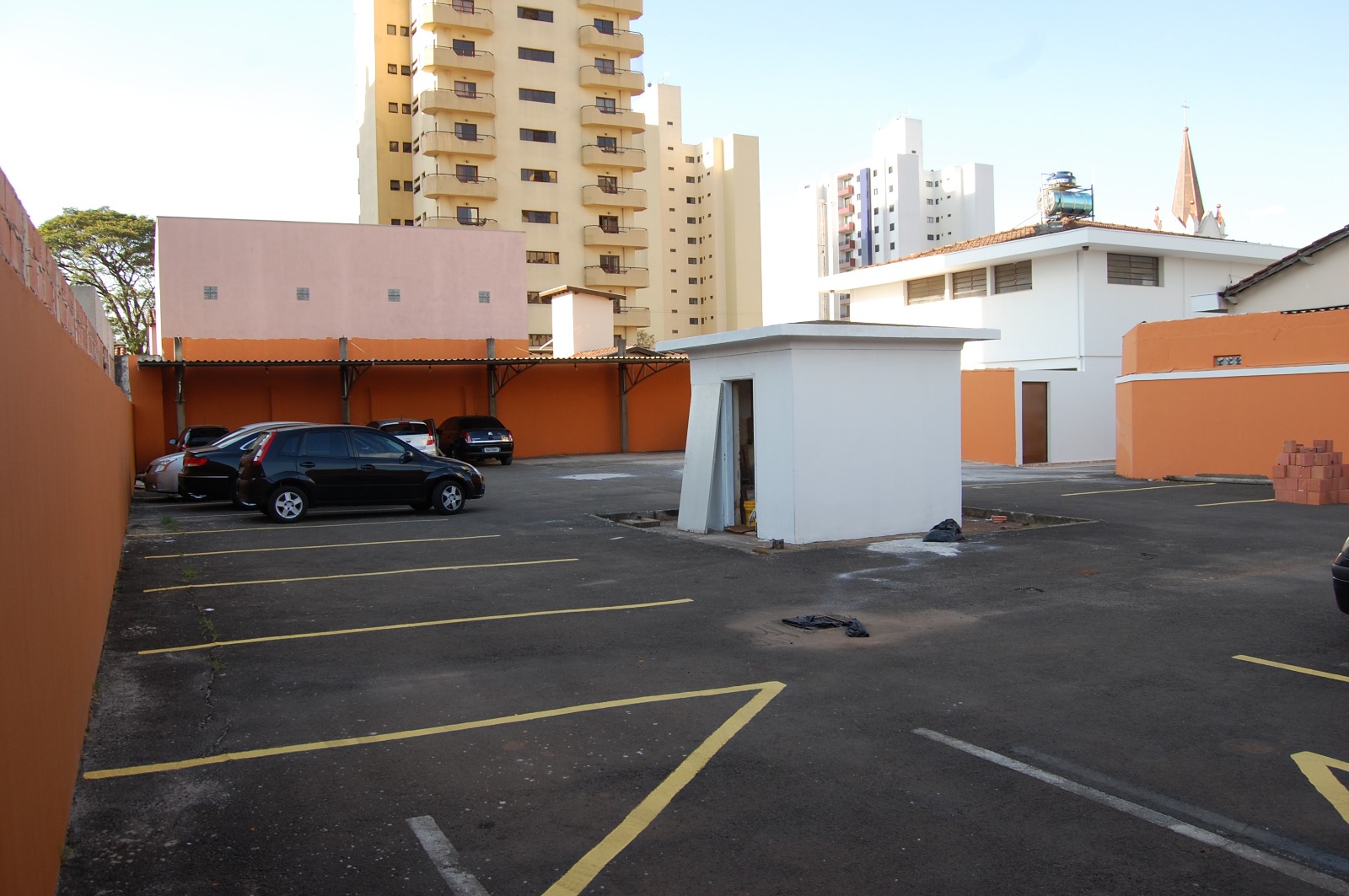 Estacionamento próprio do Ribeiro's Cabelo & Arte — vista 2